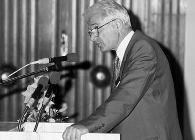 Prof. Dr. A. Zeuner am Rednerpult Prof. Dr. A. Zeuner am Rednerpult