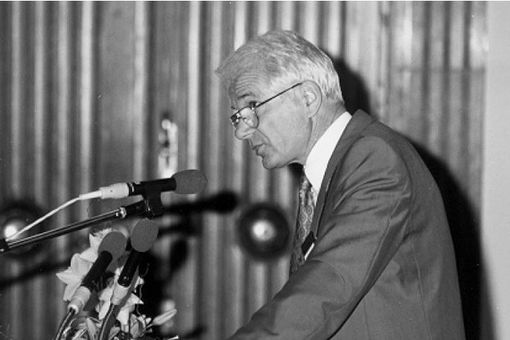 Prof. Dr. A. Zeuner am Rednerpult