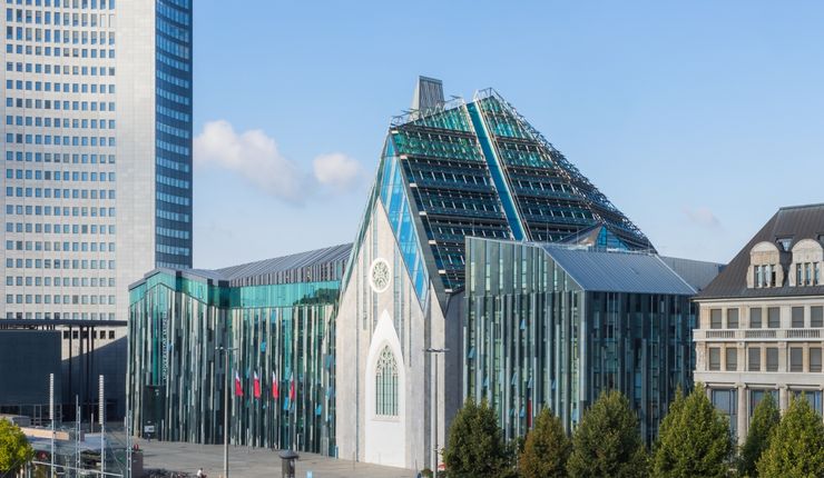 Gebäudeansicht des Campus Augustusplatz mit Blick auf das Neue Augusteum und Paulinum der Universität Leipzig