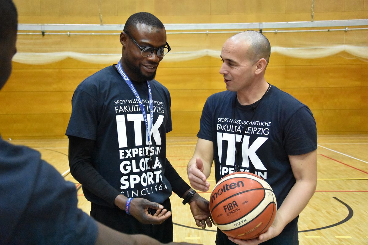 zur Vergrößerungsansicht des Bildes: Studierende im Seminar, basketball 2019 in french (Foto: ITK)