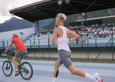 Das Bild zeigt den Olympioniken Robert Farken vor einigen Tagen beim Lauftraining. 