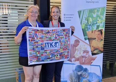 ITK-Vertreterinnen: Simone Zimmermann (Lehrkraft Behindertensport und Inklusion) und Petra Riedinger-Andrä (Projektkoordinatorin); Foto: P. Riedinger-Andrä ITK-Vertreterinnen: Simone Zimmermann (Lehrkraft Behindertensport und Inklusion) und Petra Riedinger-Andrä (Projektkoordinatorin), Foto: P. Riedinger-Andrä