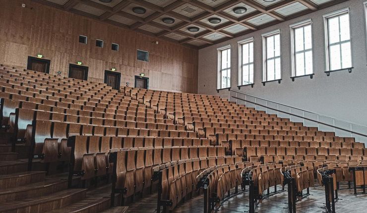 Blick in den großen Hörsaal mit 500 Plätzen, Foto: T. & D. Maudrich